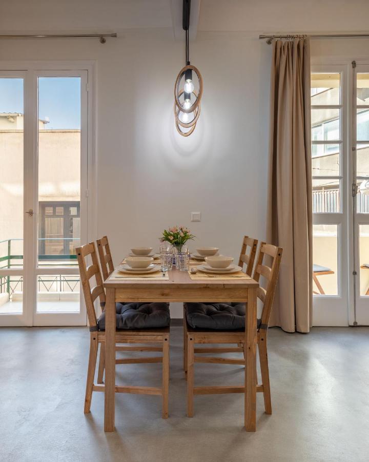 Christiana'S Lovely Apartment In Psyri, Athen Exterior foto