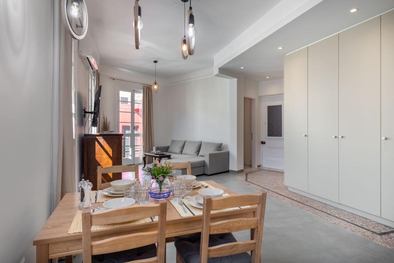 Christiana'S Lovely Apartment In Psyri, Athen Exterior foto
